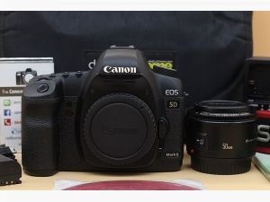ขาย Canon EOS 5D II + lens EF 50mm II สภาพมีตำหนิตามรูป เมนูไทย ชัตเตอร์ 29,XXX อดีตร้าน ใช้งานได้ปกติทุกระบบ อุปกรณ์พร้อมกระเป๋า  อุปกรณ์และรายละเอียดของส